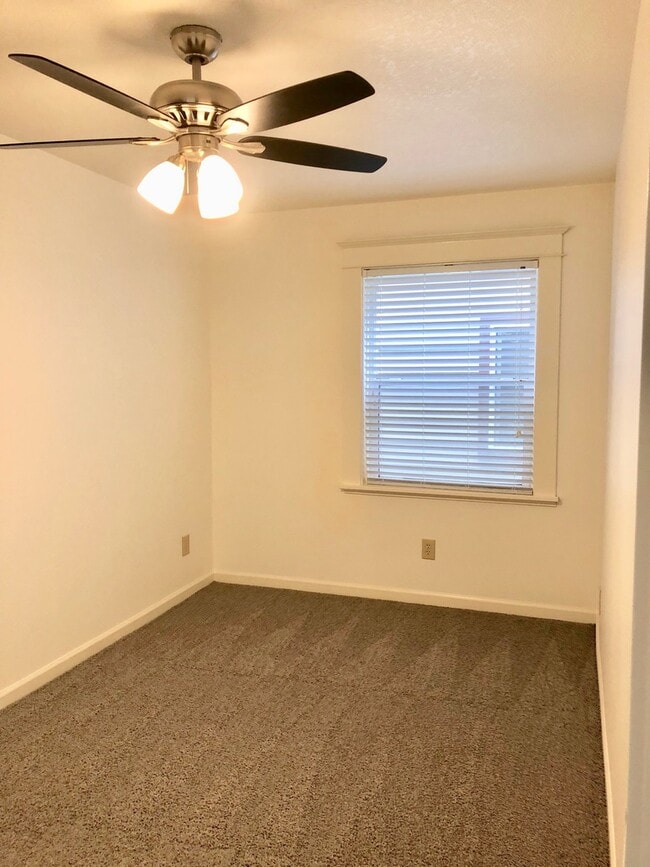 Building Photo - 1 Bedroom in Sellwood