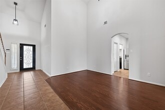 Building Photo - 14335 Plum Springs Dr