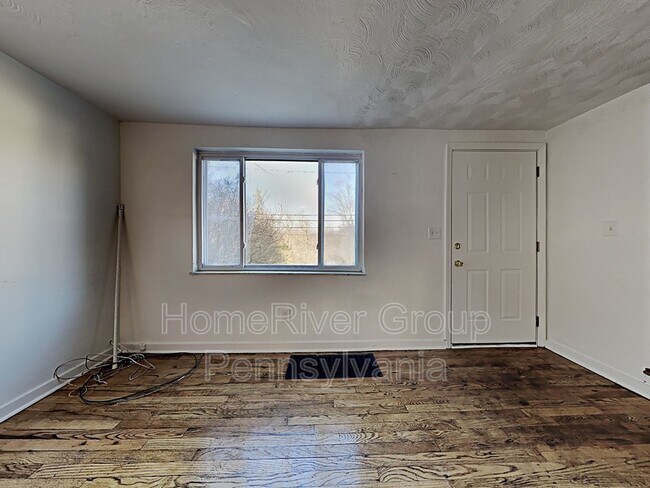 Foto del edificio - 8052 Lincoln Rd