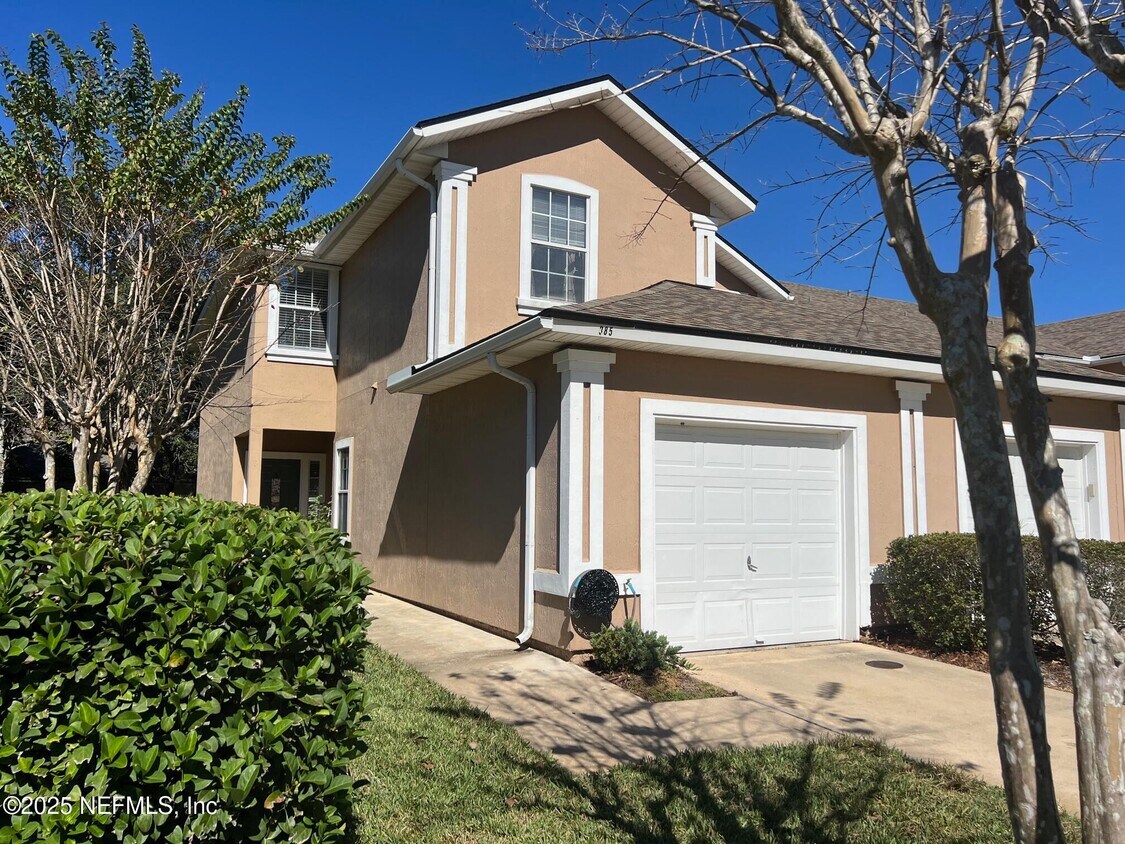 Foto principal - 385 Scrub Jay Dr