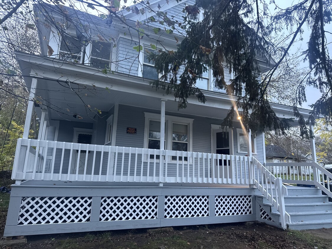 Foto principal - 3714 S Salina St