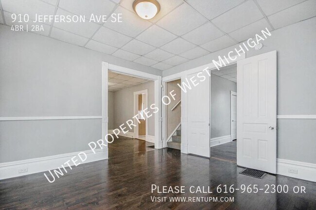 Building Photo - Available Now | 4 Bed, 2 Bath Single Famil...