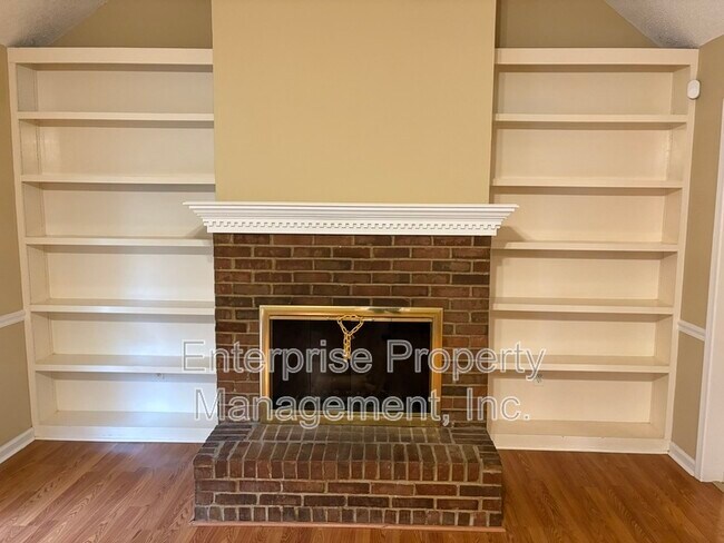 Foto del edificio - 7028 Boxborough Cove