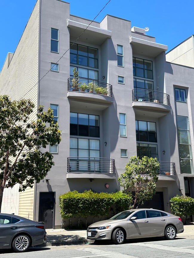 Foto del edificio - SPACIOUS 1-Bedroom 1.5 bath Live/Work loft...