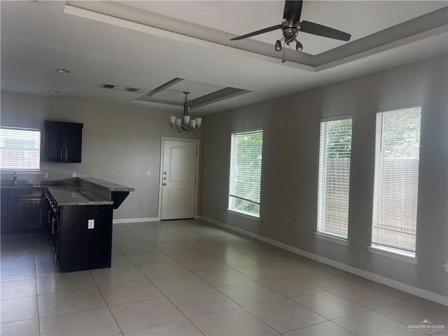 Building Photo - 9 Teak Dr