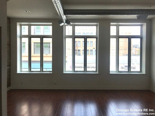 Building Photo - 1270 N Milwaukee Ave