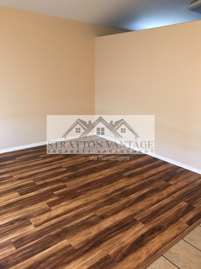 Building Photo - 8201 W Pima St