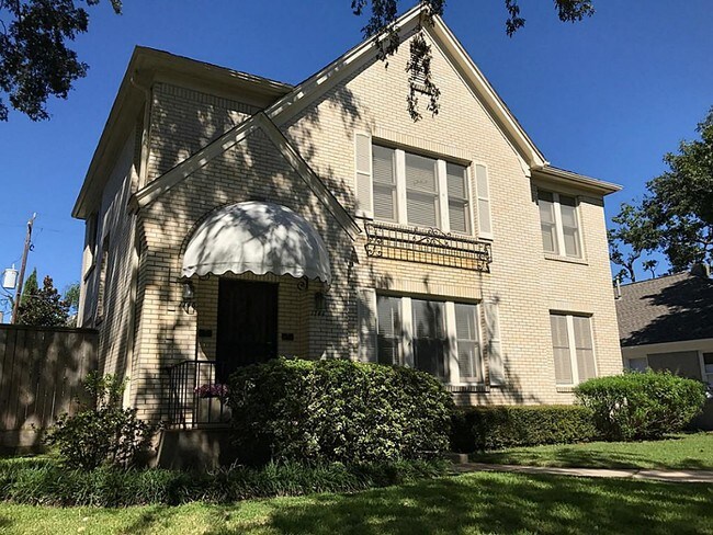 Building Photo - 1746 Kipling St