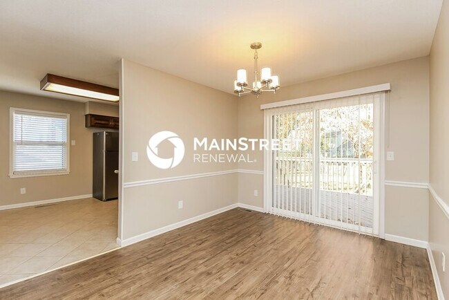 Building Photo - 4 Bedroom Pet-Friendly Home in Shawnee, KS...
