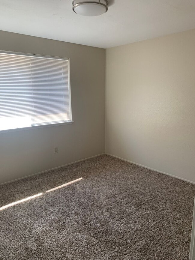 Building Photo - Wiggins 4 Plex