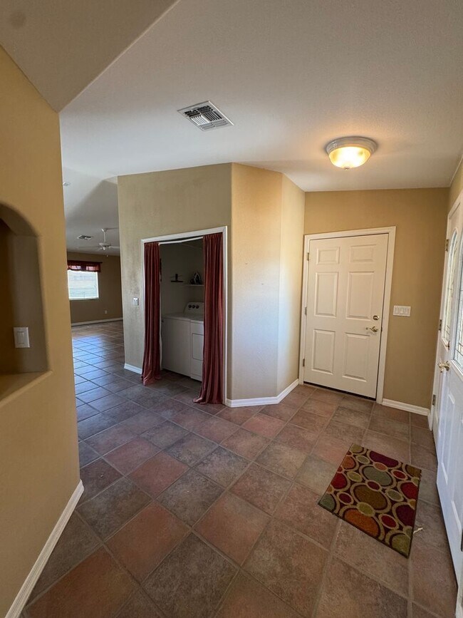 Building Photo - 2037 Desert Palms Dr