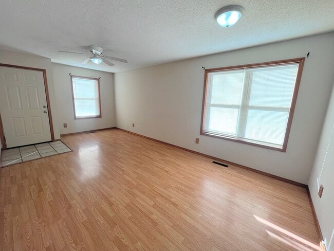 Foto del edificio - LEASING