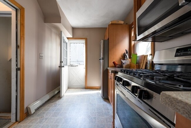 Building Photo - 12 Speridakis Terrace