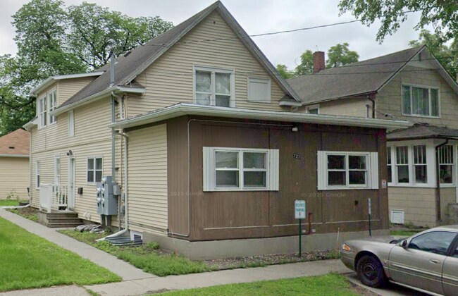 Foto del edificio - 727 3rd St N