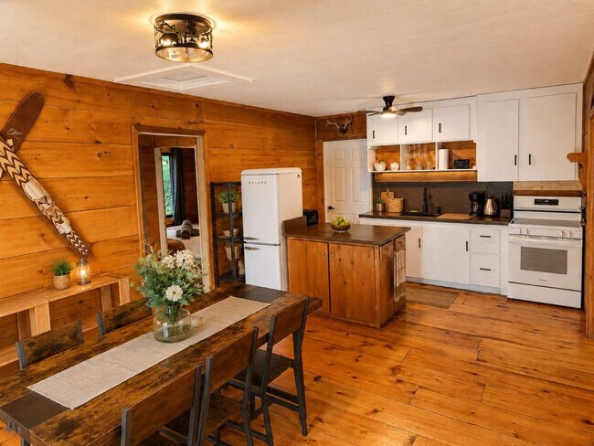 Building Photo - 49 B Silver Birch Ln