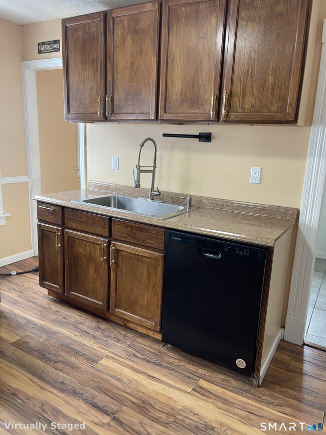 Foto del edificio - 114 Judd St