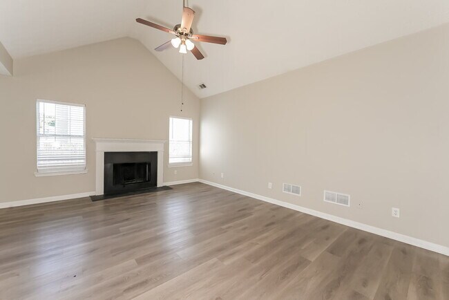Foto del edificio - 2167 Mulberry Ln
