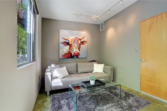 Building Photo - 825 Silver Ave SW