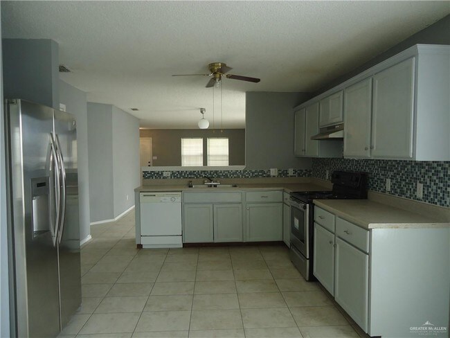 Building Photo - 2246 Llano Grande Ln