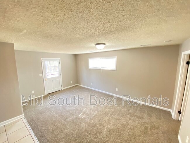 Building Photo - 2397 Gentry Ave