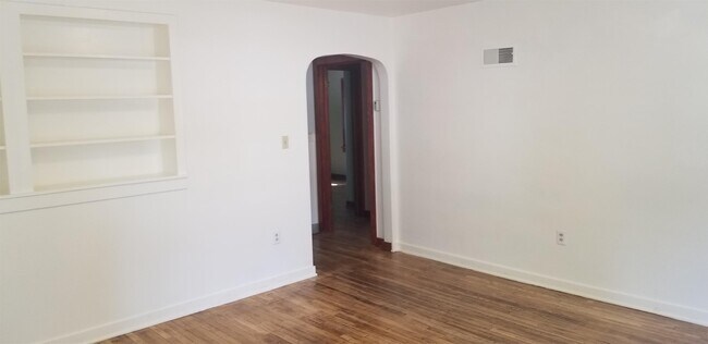 Foto del edificio - 1304 S Willson Ave