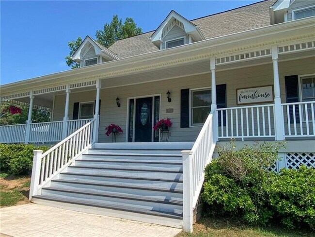 Building Photo - 4900 Spot Rd