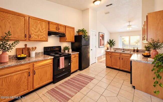 Building Photo - 10850 Wahine Dr N