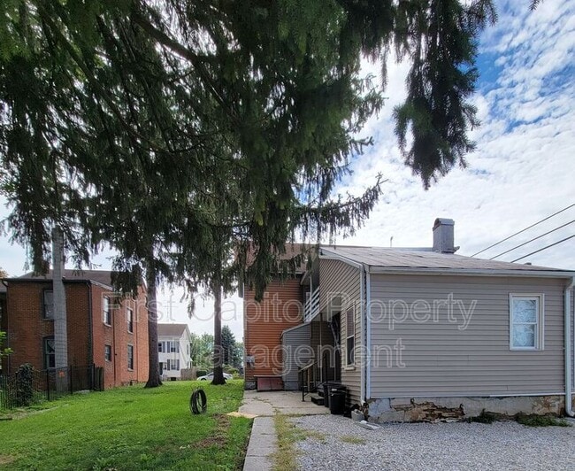 Building Photo - 14 Pleasant St