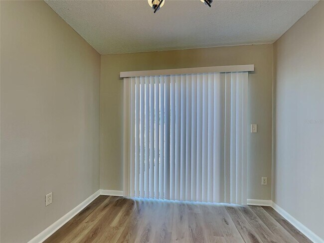 Foto del edificio - 646 Pine Forest Dr