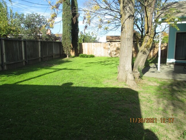 Foto del edificio - 527 N Washington St