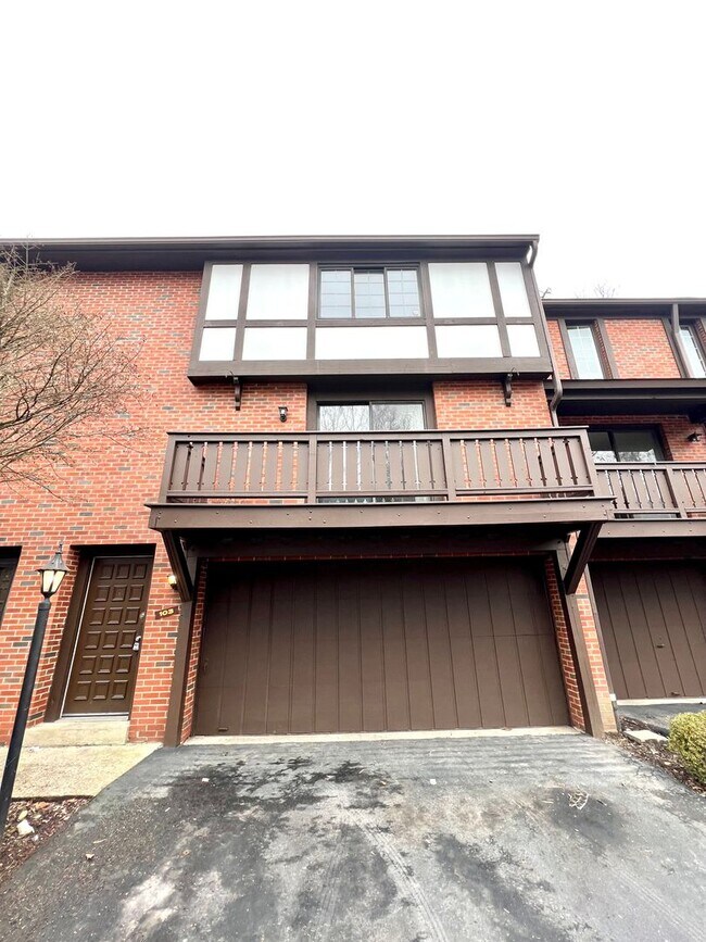 Foto del edificio - Sewickley Heights - Gorgeous Townhouse - 3...