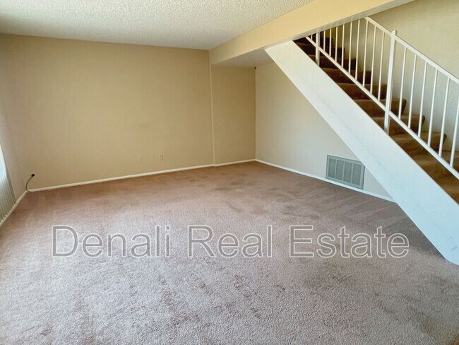 Foto del edificio - 2329 E Cactus Rd