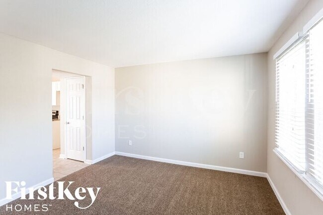 Building Photo - 11538 planewood Ct