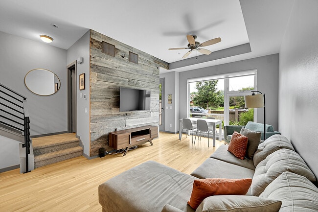 Building Photo - 4158 Longview Ln