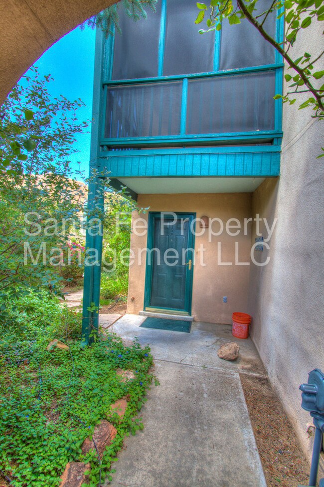 Foto del edificio - 2965 Camino Piedra Lumbre