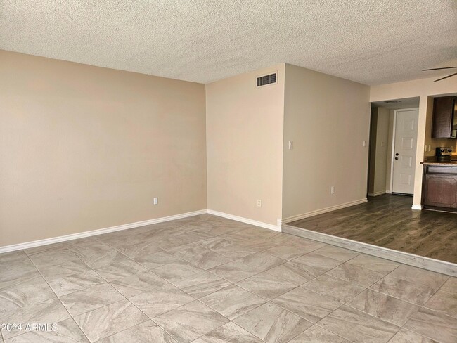 Building Photo - 5203 S Monaco Dr