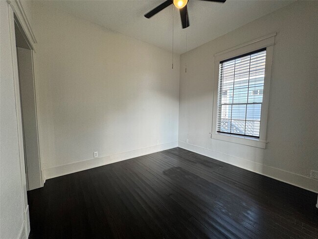Foto del edificio - 805 St Marys Blvd