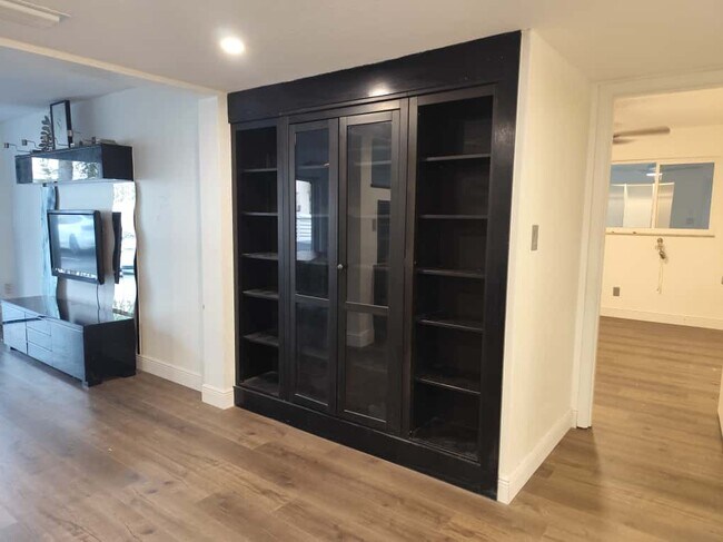 Foto del edificio - 320 Lakeview St