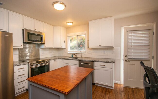 Foto del edificio - 3772-3774 Jefferson St