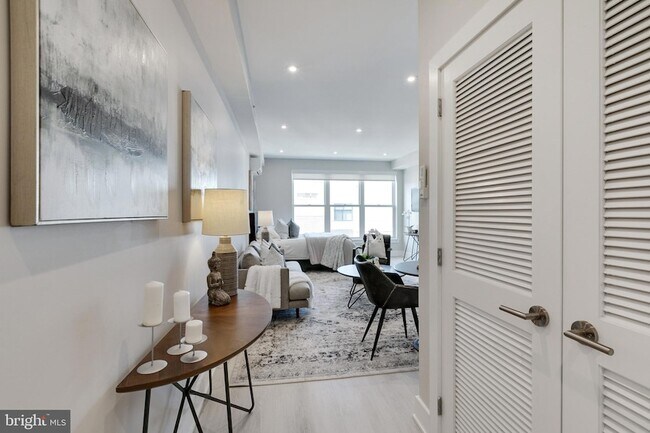 Photo - 1533 Ridge Ave Apartment