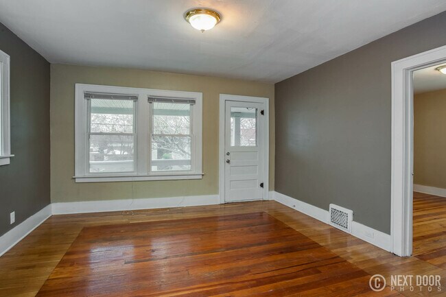Foto del edificio - 1654 Alpine Ave NW