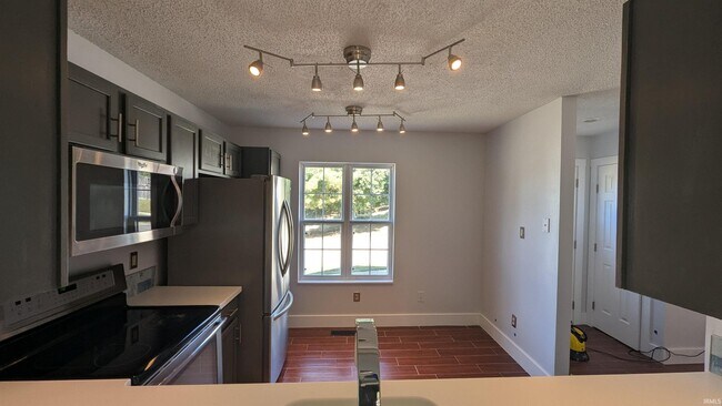 Foto del edificio - 432 E Laurelwood Dr