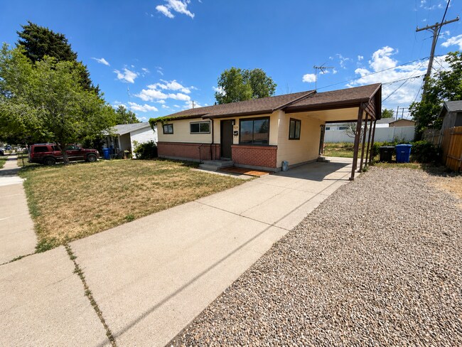 Foto del edificio - Updated 5 bedroom home is ready for you!