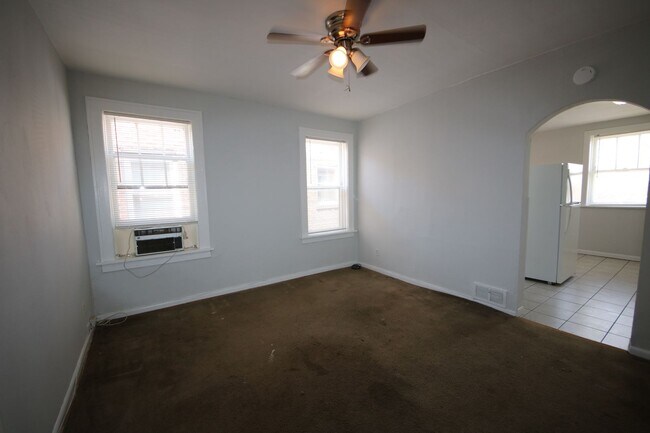 Building Photo - 4925-4927 Eichelberger St.