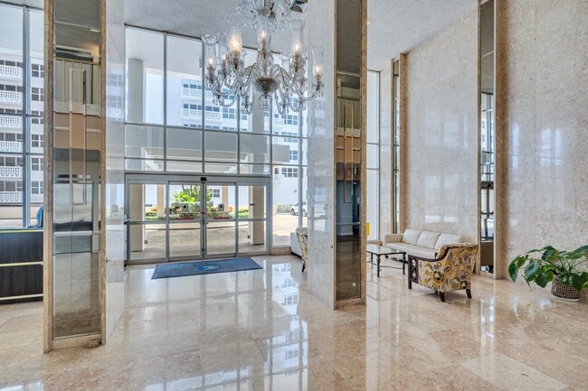 Foto del edificio - 4020 Galt Ocean Dr