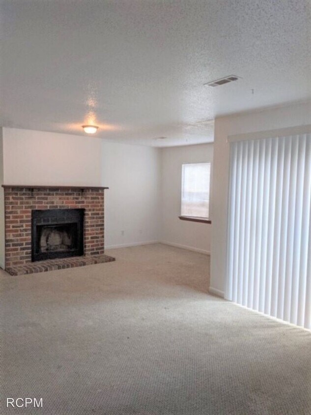 Foto principal - 4932 Cotton Row NW
