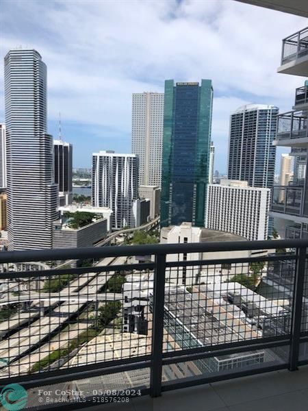 Building Photo - 350 S Miami Ave
