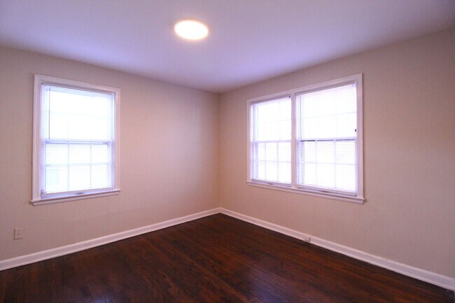 Foto del edificio - March FREE On This 1 Bedroom 1 Bath Duplex in Navy Hill Area in Olathe