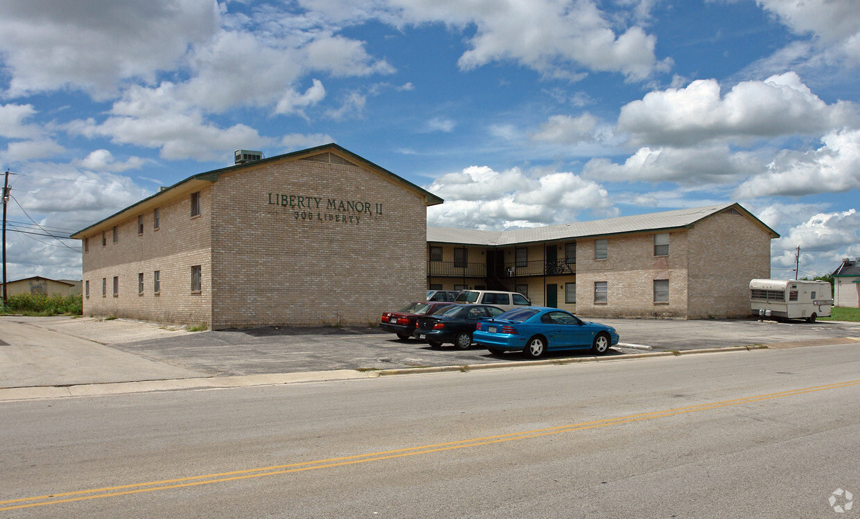 Primary Photo - Liberty Manor II