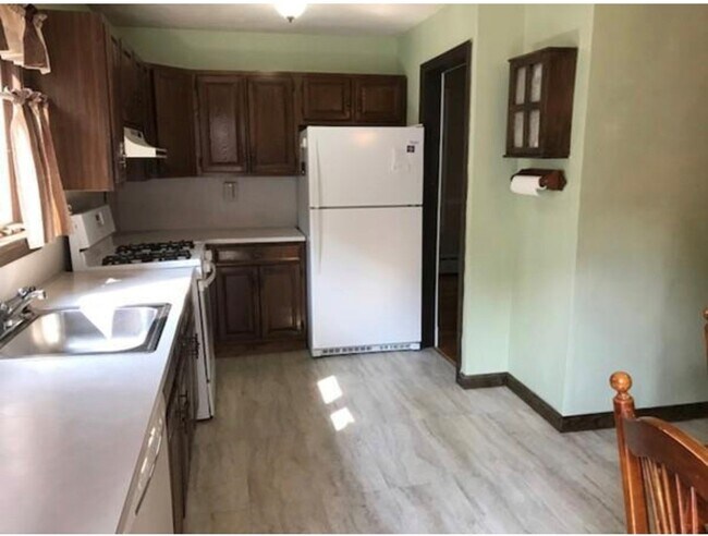 Building Photo - 21 Baldwin Ave